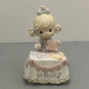 Precious Moments Giving My Heart Freely Girl Sitting w/Hearts Enesco 2000 NO BOX